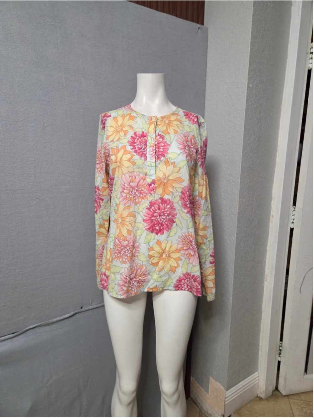 Women's Tommy Hilfiger Floral Blouse Size 10 White Pink p2p 20